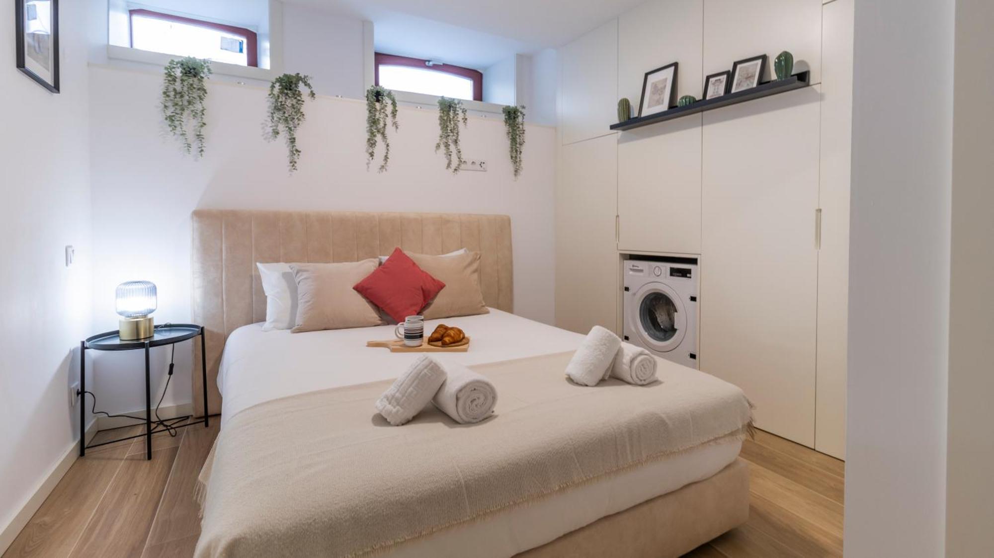 Old Town 1br Duplex By Lovelystay Oporto